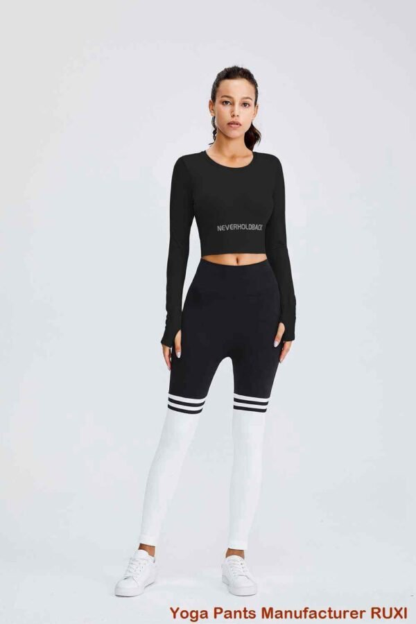 Kot Sukan Hitam Bergaya dengan Jeans Ruxi my2274